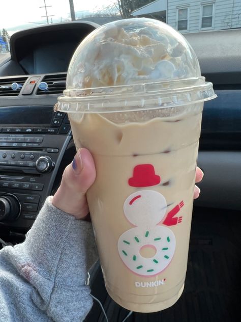 Winter Dunkin Drinks, Dunkin Christmas Drinks, Dunkin Holiday Drinks, Dunkin Christmas, Dunkin Donuts Iced Coffee Order Fall, Dunkin Fall Coffee, Dunkin Doughnuts Iced Coffee, Dunkin Iced Coffee, Christmas Sketch