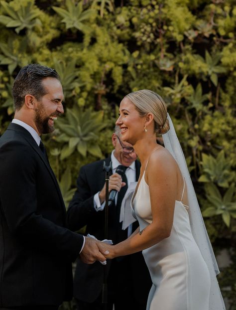 Wedding Hair Hailey Bieber, Chic Bun Wedding Hair, Hailey Baldwin Wedding Hair, Hailey Bieber Wedding Hair And Makeup, Hailey Bieber Wedding Makeup Look, Hailey Bieber Bridal Hair, Bailey Bieber Wedding, Sophie Richie Hair Wedding, Hayley Bieber Wedding Hair