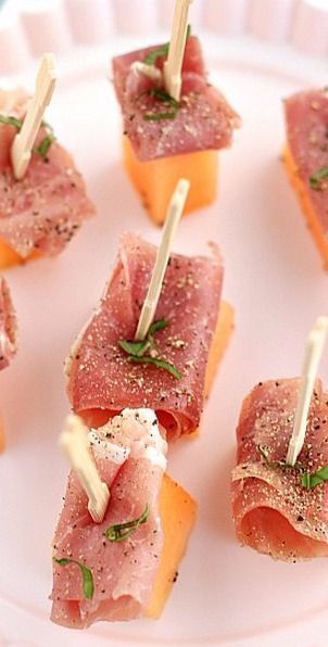 Cantaloupe Appetizer, Easter Appetizers, Cowboy Caviar, Summer Snacks, God Mat, Finger Food Appetizers, Party Food Appetizers, Appetizers For Party, Appetizers Easy