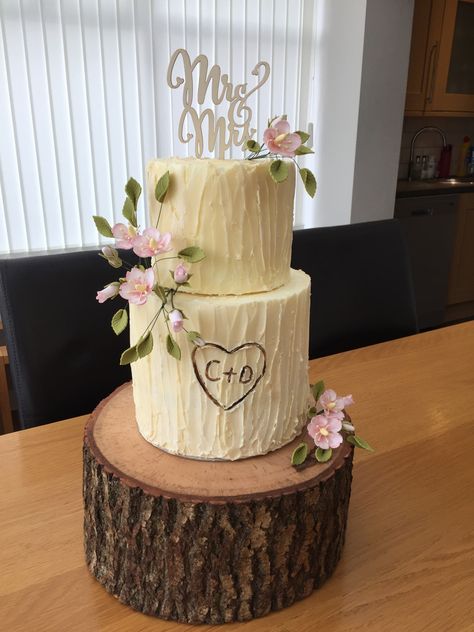 Wedding Cake Wooden Base, Tree Stump Cake Stand, Rustic Wedding Cake Stand Wood, Wood Wedding Cake Stand, Wood Cake Stand Wedding, Log Cake Stand, Rustic Wedding Cake Stand, Tree Stump Cake, Wood Wedding Cakes