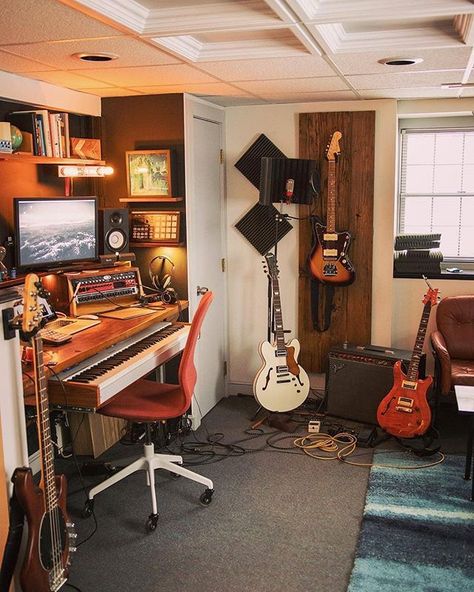 Awesome guitars and gear in this studio.  By @colurer  #musicproducer #musicstudio Music Room Ideas, Music Room Design, Music Bedroom, Home Music Rooms, Home Studio Ideas, Guitar Room, Recording Studio Design, Recording Studio Home, Home Studio Setup