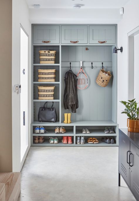 Small Boot Room, Mudroom Hallway, Small Mudroom Ideas, Utility Room Designs, Mudroom Remodel, Entry Closet, Mud Room Entry, Coat Storage, Mudroom Entryway