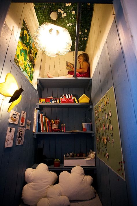 Closet Nook, Reading Nook Closet, Kids Nook, Reading Corner Kids, Reading Nook Kids, Comfy Reading, Secret Room, Reading Nooks, Kid Closet