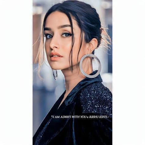 Baby Clothes Brands, Shraddha Kapoor Cute, Bollywood Hairstyles, Cute Photography, Selfie Ideas Instagram, Shraddha Kapoor, Bollywood Girls, Indian Actress Hot Pics, Girls Dpz