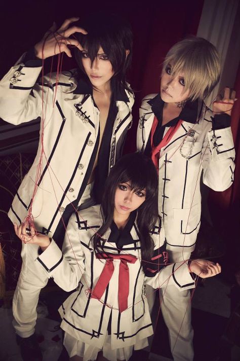 Vampire Knight Cosplay || anime cosplay Tokyo Decadence, Vampire Knight Cosplay, Disney Princess Halloween Costumes, Vampire Night, Knight Cosplay, Vampire Knight Manga, Cosplay Couple, Kaname Kuran, Couple Cosplay