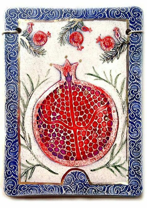 Ceramic tile pomegranate. Pomegranate Tile, Pomegranate Decoration, Pomegranate Decor, Animal Line Drawings, Pomegranate Art, Jewish Symbols, Turkish Tiles, Cabin Art, Round Canvas