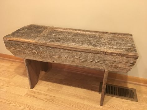 If you grew up in the midwest like I did, you have undoubtedly sat on an old, rustic farm bench at some point in your life. They are almost always made of extra wood that was sitting around, beat up, and used indoors and out. #DIY #woodworking #HCbyJC #rustic #bench #farmstyle #barnboard #barnwood Barnboard Projects, Farmhouse Antique Decor, Barn Board Projects, Farm Bench, Rustic Wood Bench, Rustic Wood Projects, Diy Wood Bench, Barn Boards, Porch Life