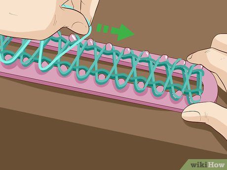 How to Knit a Blanket on a Loom (with Pictures) - wikiHow Loom Socks, Loom Stitches, Loom Knitting Patterns Free, Loom Knitting Blanket, Bulky Blanket, Crochet Loom, Knit A Blanket, Projek Mengait, Loom Blanket