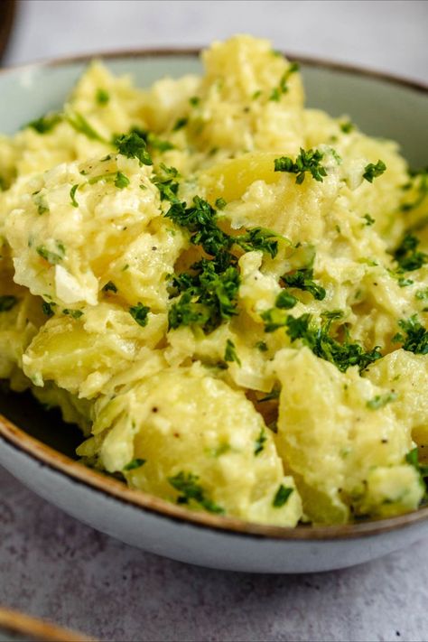 Potato salad with mayonnaise and parsley Maltese Dishes, Maltese Recipes Malta, Tuna Rice Salad, Maltese Food, Malta Food, Small Bbq, Maltese Recipes, Fattoush Salad, Rice Salad