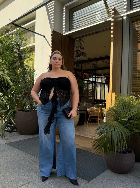 Plus Size Lace Ruffle Bandeau Black Night Out Outfit Curvy, Plus Size Bar Outfit, Plus Size Bar Outfit Night, Plus Size Going Out Outfits Night, Stargirl Fashion, Big Belly Outfits Plus Size, Plus Size Night Out Outfit, Plus Size Going Out Outfits, Plus Size Ootd