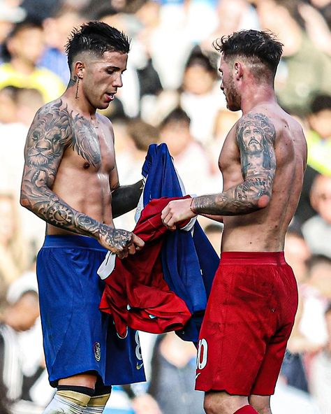 Liverpool Vs Chelsea, Mac Allister, Chelsea Liverpool, Good Partner, Argentina Football, English Football League, Chelsea Fans, C Tattoo, Liverpool Fans