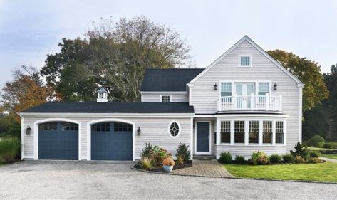 Fancy Garage, Blue Garage, Navy Blue Paint Colors, Garage Door Colors, Garage Door Paint, House Colour, Garage Door Styles, Blue Front Door, Modern Garage