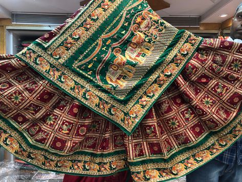 Pure gaji silk full work traditional pallu gharchola-9016463386 Garchoda Gujarati, Gujrati Bride Gharchola, Bandhani Dress Pattern, Lengha Design, Gharchola Saree, Latest Bridal Lehenga, Bridal Dupatta, Diwali Outfits, Bandhani Dress