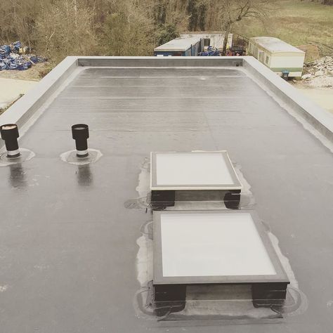 Tapered flat roof with EPDM almost finished. The two chimney vents are for our MVHR. #moontree #greenbuilding #green #energy #leed #building #sustainability #construction #architecture #efficiency #eco Re-post by Hold With Hope Roof Model, Epdm Roofing, Best 3d Printer, Construction Architecture, Idea Board, Flat Roof, Green Energy, Green Building, Bath Caddy