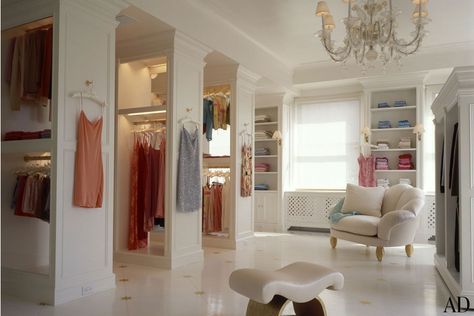 Pretty Closets, Nyc Penthouse, Casa Clean, Dream Closet Design, Walk In Closet Design, Manhattan Apartment, Timeless Interiors, Casas Coloniales, Bedroom Pictures