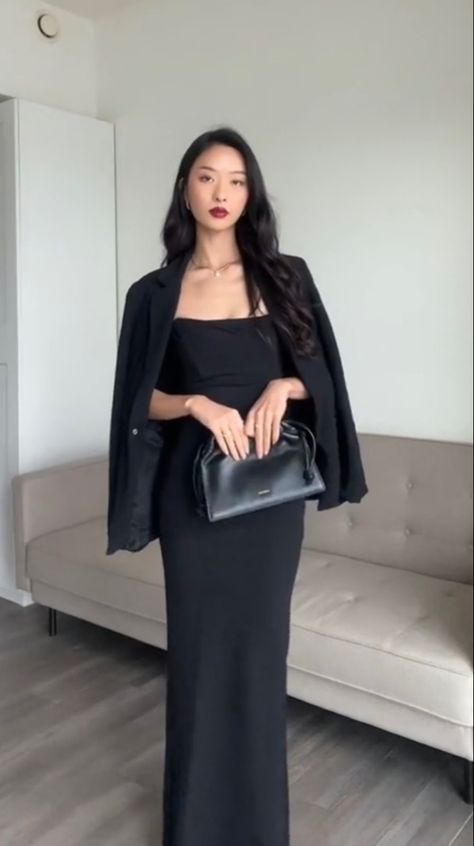 Black Dress With Overcoat, Prom Dress With Blazer, Formal Dining Outfit, Long Black Dress With Jacket, Gala Dinner Outfits Women, Semi Formal Gala Outfits For Women, Blazer Dress Black Women, Blazer With Long Dress, Event Outfits For Women