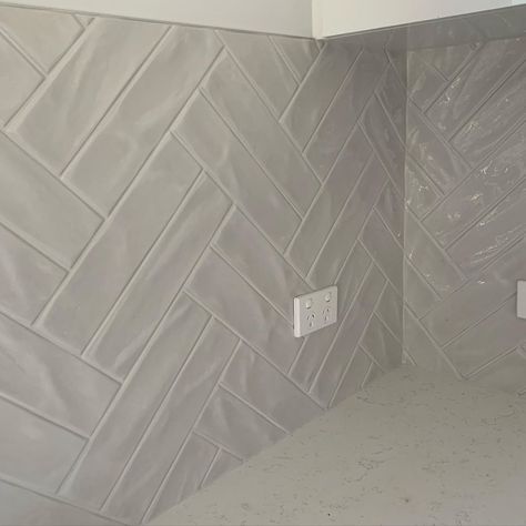 Herringbone Kitchen Tiles, Double Herringbone Backsplash, Modern Subway Tile Backsplash, Grey Herringbone Backsplash, Double Herringbone Tile, Herringbone Tile Kitchen, Herringbone Splashback, Herringbone Tiles Kitchen, Herringbone Backsplash Kitchen