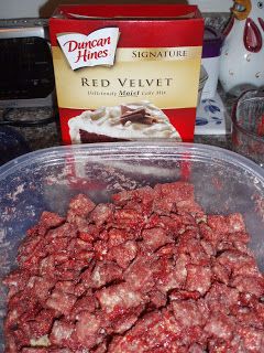 unBearablyGood: Red Velvet Cake Puppy Chow! Cake Puppy Chow, Cake Puppy, Chex Mix Recipes, Puppy Chow, Chex Mix, Think Food, Red Velvet Cake, Velvet Cake, Yummy Sweets