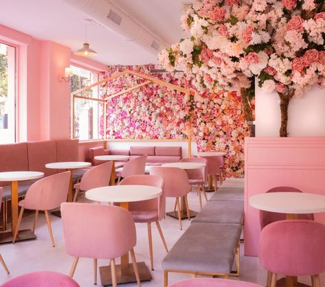 Cafeteria Vintage, Caffe Design, Restaurant Seating Design, Pink Restaurant, Beauty Shop Decor, Restaurant Seating, Cafe Interior Design, Barbie Furniture, Salon Decor