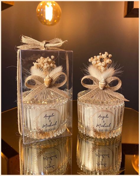 Wedding Giveaways Ideas Souvenirs, Beach Wedding Candles, Ide Hampers, Luxury Beach Wedding, Candle Favors Wedding, Wedding Favor Candles, Wedding Candle Favors, Lilin Aroma, Beach Wedding Party