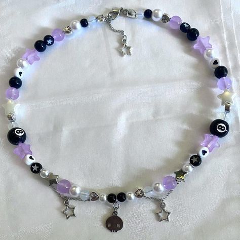 Emo Beaded Necklace, Beaded Bracelets Aesthetic Grunge, Grunge Beaded Bracelets, Grunge Beaded Jewelry, Y2k Jewelry Beads, Necklace Designs Aesthetic, Goth Beaded Jewelry, Grunge Beaded Necklace, Diy Grunge Jewelry