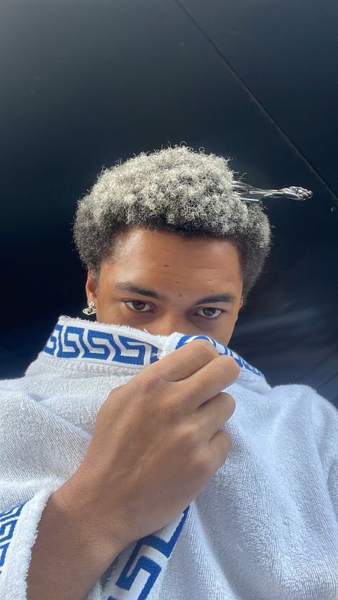 Bleached Hair Men, Afro Hairstyles Men, Men Blonde Hair, Black Men Haircuts, Hair Tint, Dye Hair, Black Men Hairstyles, Hairstyles Men, Men Hairstyles