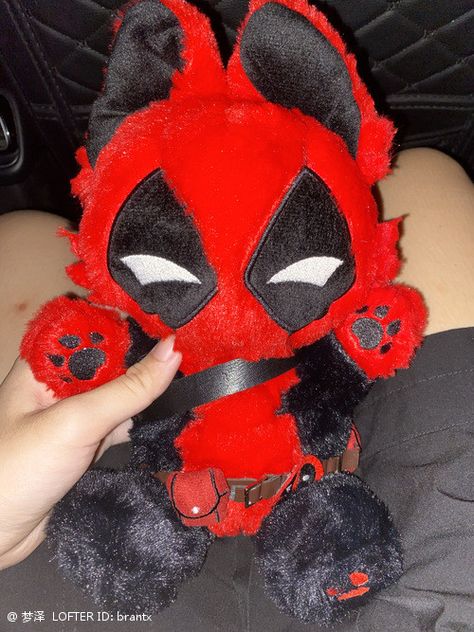 Crochet Ideas Spiderman, Marvel Plushies, Cute Plushies Aesthetic, Deadpool Pumpkin, Deadpool Hello Kitty, Deadpool Kawaii, Ideas Para San Valentin, Deadpool Aesthetic, Aesthetic Plushies