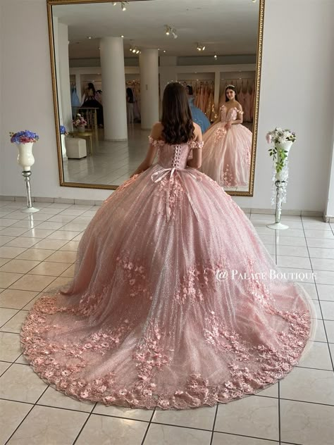 Light Pink Quince Dresses, Quinceanera Pink Dresses, Blush Pink Quinceanera Dresses, Light Pink Quinceanera Dresses, Rose Gold Quinceanera Dresses, Quince Dresses Champagne, Quinceanera Pink, Quinceanera Themes Dresses, Pink Sweet 16