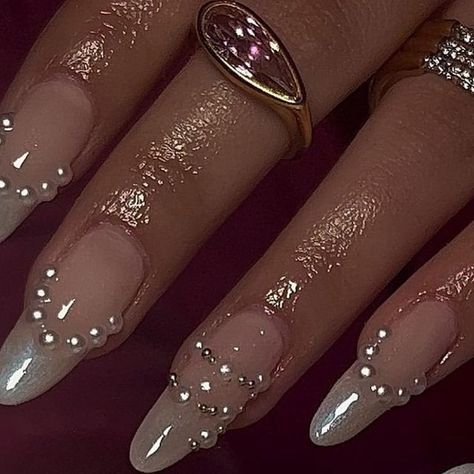 Chvker Jewelry on Instagram: "🤍🦪 @inailzit" Acrylic Nails Fancy, Glitz And Glam Nails, Feminine Nails, Chvker Jewelry, Nails Fancy, Wow Nails, Formal Nails, Glamour Nails, Grunge Nails