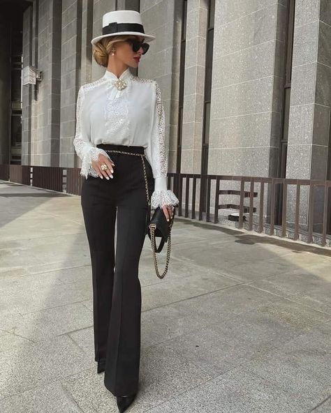 Chique Outfits, Sophisticated Outfits, Lace Top Long Sleeve, High Society, Solid Color Shirt, Plain Shirts, Mode Inspo, Looks Chic, Neck Lace