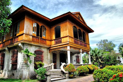 Ancestral House, Philippine Colonial Architecture, Traditional Filipino House, Classic Filipino House, Traditional Filipino Architecture, Filipino Old House, Filipino Ancestral House, Spanish Colonial Architecture Philippines, Ancestral House Philippines