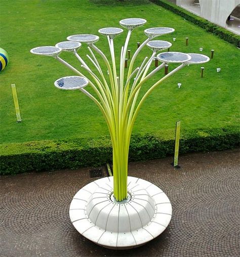 Solar trees that generate green energy will be installed in the capital | UNDP in Moldova Solaire Diy, Ross Lovegrove, Solar Tree, Bodh Gaya, Renewable Energy Technology, Bio Design, Green Tech, Lighting Concepts, Urban Furniture