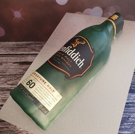 Glenfiddich Cake, Bottle Cake, Champagne Bottle, Creative Cakes, How To Make Cake, Cake