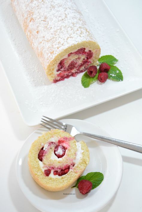 Raspberry Cake Roll, Vanilla Raspberry Cake, Chocolate Raspberry Mousse Cake, Swiss Rolls, Cake Rolls, Cake Roll Recipes, Vanilla Cheesecake, Treats Recipes, Roll Recipes