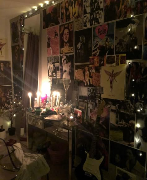 Grunge Bedroom Aesthetic Dark, Black Bedroom Asethic, Sick Bedroom Ideas, Punk Room Aesthetic Vintage, Heavy Metal Room Aesthetic, Room Inspo Grunge Y2k, 2000s Bedroom Aesthetic Grunge, Grunge Alt Room Ideas, Punk Maximalism