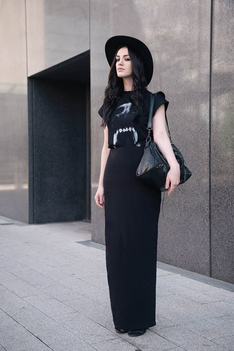 Outfits Aesthetic Grunge, Goth Casual, Goth Outfit, Asos Fashion, Maxi Outfits, Rock Outfit, Maxi Skirt Outfits, Dark Style, Fashion Blogger Style