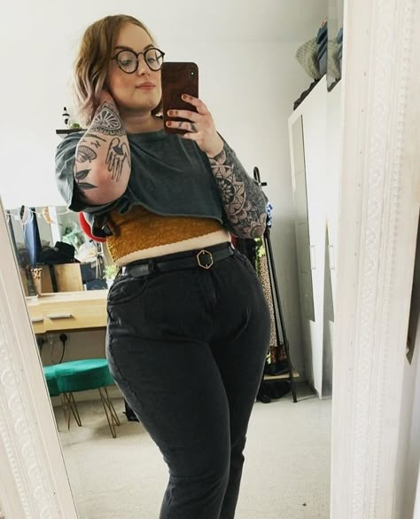 Mid Sized Alternative Fashion, Thrifted Plus Size Outfits, Plus Size Tshirt Outfits, Grunge Plus Size Outfits, Goth Hippie Outfits, Edgy Outfits Plus Size, Midsize Body Outfits, Midsize Winter, Chubby Style