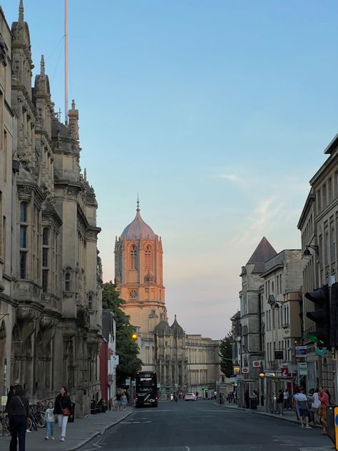 Oxford University, Oxford, England Oxford Vibes, Oxford University Aesthetic, Oxford Aesthetic, Oxford University England, Oxford Summer, Oxford Town, College Studying, Dream University, British University