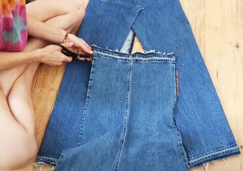 This guide shares 4 upcycled denim skirt ideas. Learn how to DIY a denim skirt in this step-by-step tutorial. Denim Skirt Diy Old Jeans, Diy Denim Skirt From Jeans, Denim Skirt Ideas, Upcycle Jeans Skirt, Diy Jean Skirt, Upcycled Denim Skirt, Diy Denim Skirt, Diy Old Jeans, Jeans Tutorial