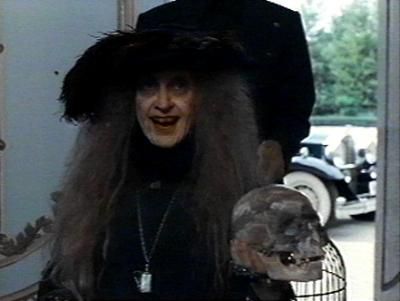 Grandmama Eudora | Which character from "The Addams Family" are you? - Quiz Grandma Addams Makeup, Addams Family Members, Making Potions, Grandma Costume, Addams Family Musical, Costume Concepts, Frankenstein Costume, Daycare Themes, Addams Family Values