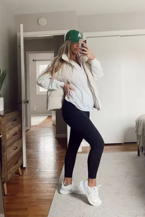 Maternity Soccer Mom Outfit, Maternity Athleisure Outfits Fall, Pregnant Game Day Outfit, Maternity Plane Outfit, Maternity Vest Outfit, Pregnant Rainy Day Outfit, Maternity Game Day Outfit, Sporty Maternity Outfit, Athletic Maternity Outfits