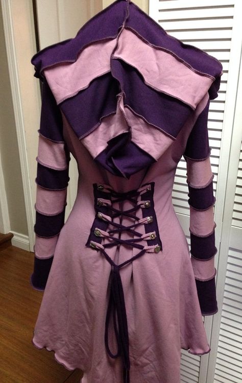 REALLY HOPE to own this SOON! Etsy listing at https://www.etsy.com/listing/222267936/cheshire-cat-purple-pink-corset-laced Cheshire Cat Costume, Lace Hoodie, Velvet Corset, Lady Like, Steampunk Corset, Pink Corset, Cat Costume, Corset Lace, Fantasias Halloween