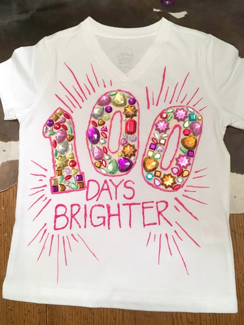 School Shirt Ideas, 100 Days Of School Project Kindergartens, 100 Day Shirt Ideas, 100days Of School Shirt, 100 Días De Clases, Dress Up For Boys, 100th Day Of School Crafts, 100 Days Brighter, 100 Day Of School Project