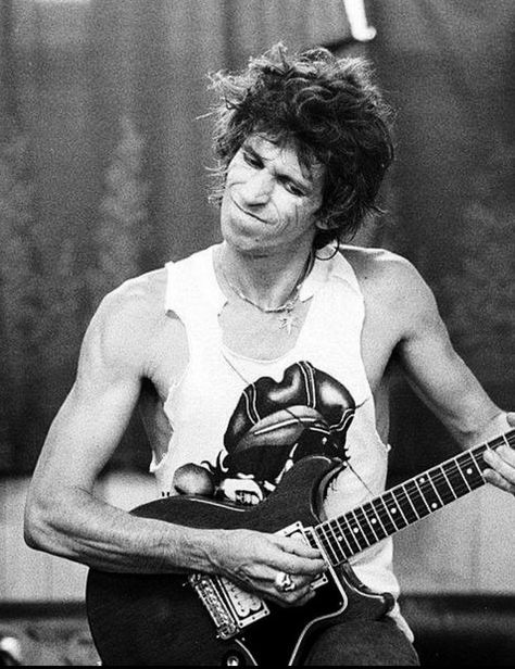 Keith Richards Punk 80s, Rolling Stones Logo, Stone World, Lp Cover, Keith Richards, Guitar Hero, Mick Jagger, Rock Legends, Gibson Les Paul