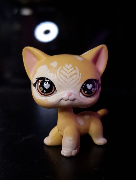 [first listing to create account, will be updated]  hello! i'm accepting custom LPS commissions any kind of difficulty the prices are temporary, until I gain more customs for my portfolio! the cat in a listing is not available, it's the example of the commission! options to choose: simple custom on non-popular moulds/fakes without sculpting - 30$ simple custom on authentic main fives/not common moulds depending on base, no sculpting - +5-10$ flocking, glitter, multichrome pigments (accents only), simple sculpting - +5-10$ complicated sculpting - up to 120$ depending on requests I DO: OC's, IRL pets (not irl style), fantasy designs, fandom characters my main style is wave 2 like (460-970) please, let me know if you want certain kind of base to be sure it's in stock  i start working after de Lps Shorthair Cat Custom, Lps Customs Ideas Cat, Lps Customs Ideas, Lps Shorthair, Lps Sets, Fandom Characters, Lps Accessories, Lps Popular, Lps Custom