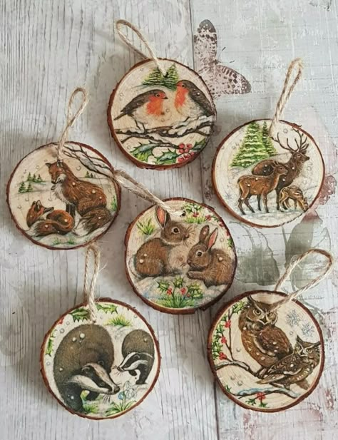 Decopage Ideas Wood Ornaments, Diy Art Christmas, Woodburned Christmas Ornaments Wood Slices, Hand Painted Christmas Ornaments Wooden Wood Slices, Yule Wood Ornaments, Woodland Christmas Ornaments, Owl Wood Slice Ornaments, Woodland Christmas Decor, Woodland Christmas Tree