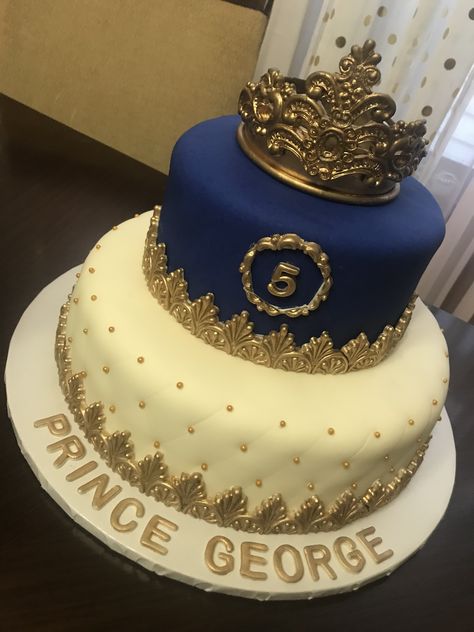 Prince Cake Ideas, Prince Theme Cake, Royal Blue Cake, Mickey Rey, Queens Birthday Cake, Indian Baby Shower Decorations, Prince Cake, Blue Birthday Cakes, Prince Birthday Party