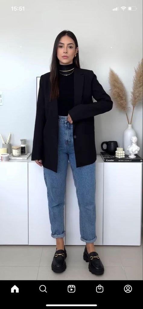 Fancy Outfits Mid Size, Blazer Outfits Winter Dressy, Light Pants Work Outfit, Functional Business Casual, Loafers For Work Outfits, Chunky Loafers Business Casual, White Boots Jeans Outfit, Loafers With Blazer, Basic Woman Outfit