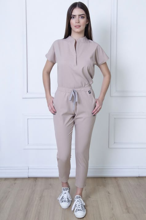 Flattering Necklines, Nurse Fashion Scrubs, Medical Scrubs Fashion, Stylish Scrubs, Medical Scrubs Outfit, Doctor Outfit, Scrubs Outfit, Nursing Fashion, Scrubs Uniform