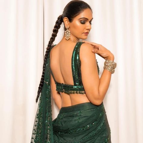 allu sneha reddy in green saree 3 Allu Sneha Reddy, Sneha Reddy, Kajol Saree, Sleek Braid, Braided Hairdo, Sequin Saree, Latest Designer Sarees, Satin Saree, Green Saree